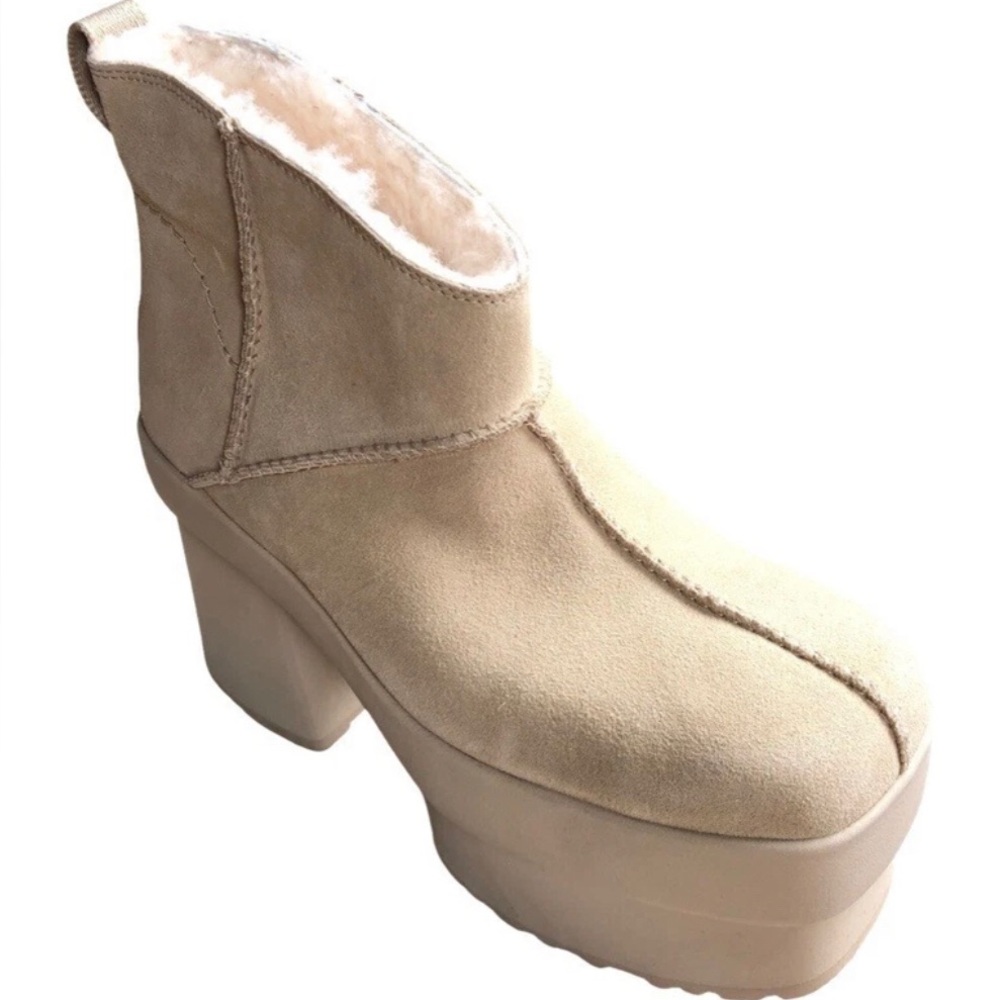 UGG Women's New Heights Platform Mini Mustard Seed, NWB Size 7.5 - Picture 2 of 9